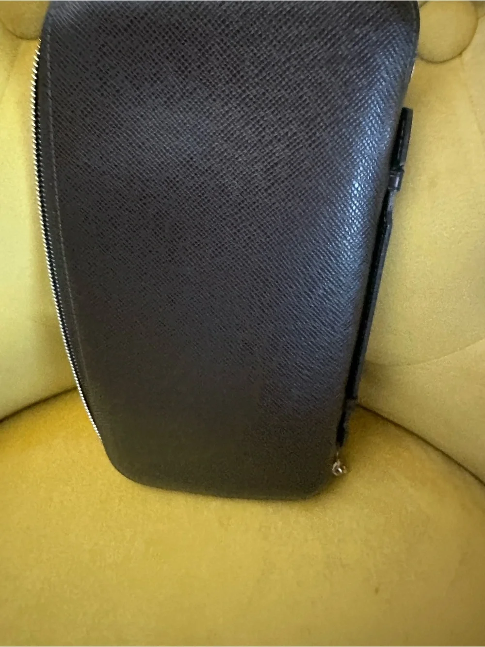 Louis Vuitton Taiga Brown Zip Around Travel Wallet - Authentic - Picture 5 of 9